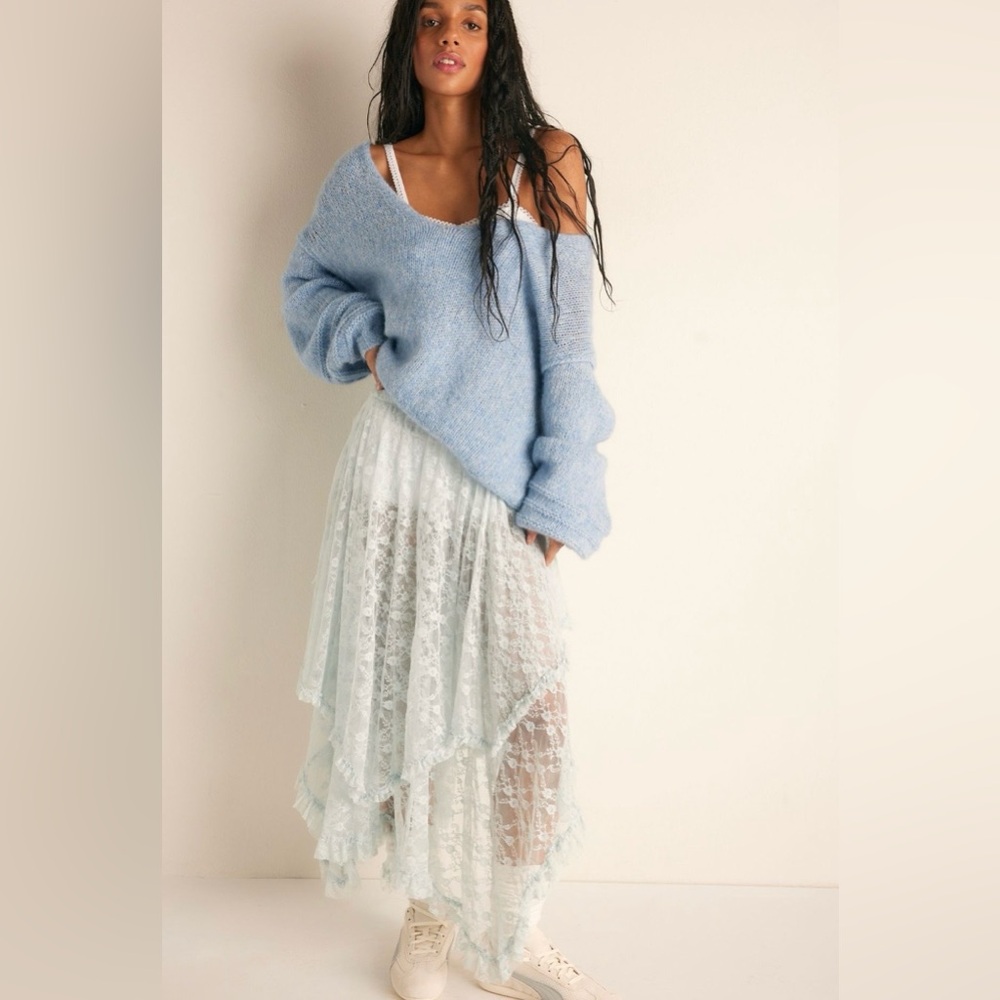 Free People  L /XL Dusty Rose Asymmetrical Lace Skirt STRETCH layering - Picture 4 of 6